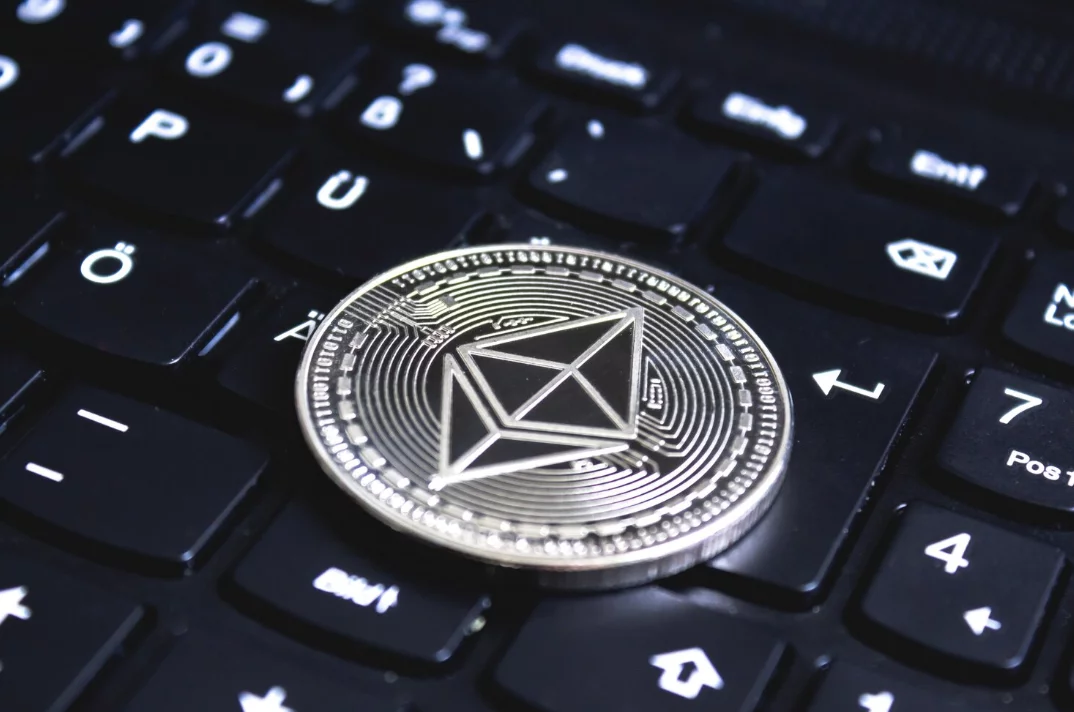 Trump-Linked Crypto Project Buys 722 Ethereum Amid Market Dip
