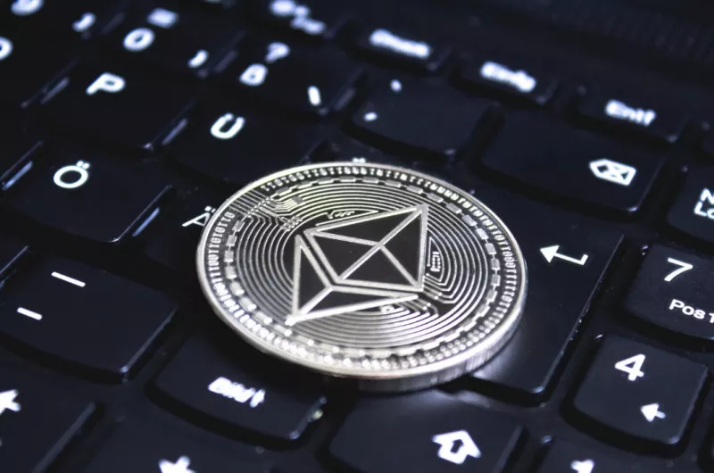Trump-Linked Crypto Project Buys 722 Ethereum Amid Market Dip