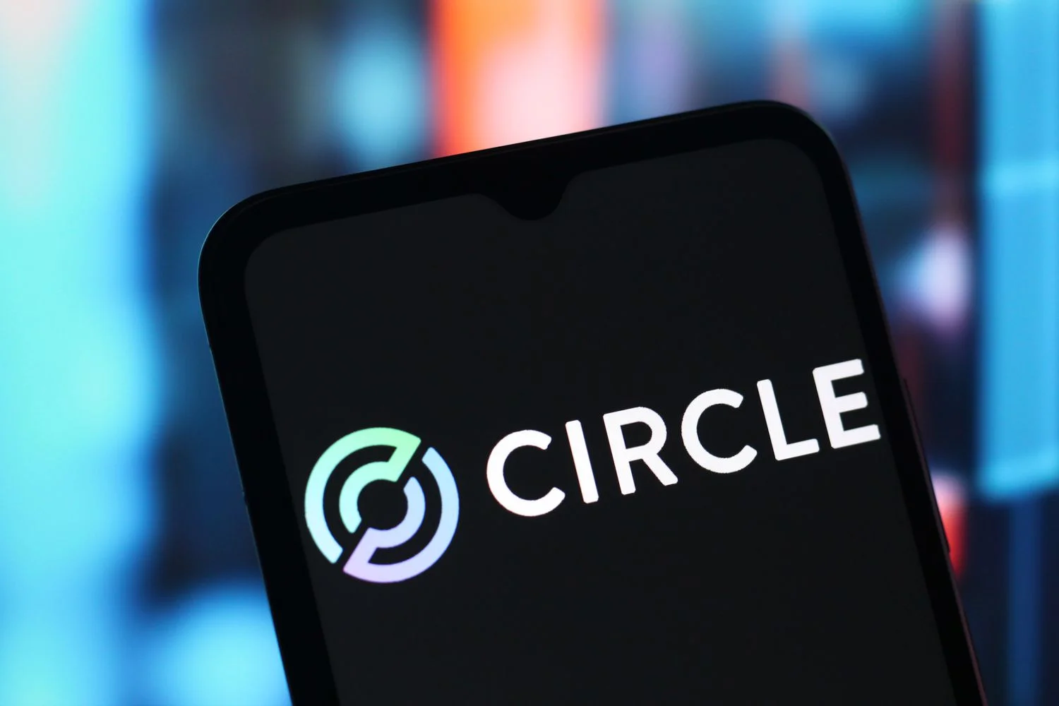Circle Prices IPO at $31, Raises $1.1B with a $6.9B Valuation