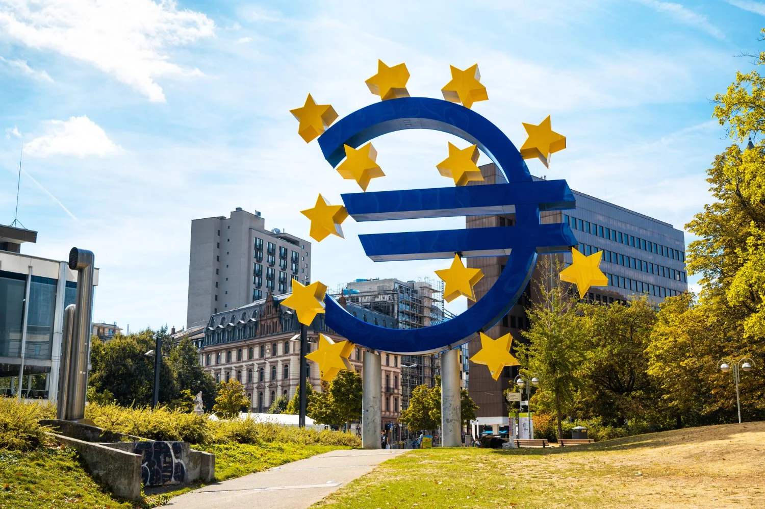 Deutsche Bank-DWS Euro Stablecoin Gets German Regulatory Green Light